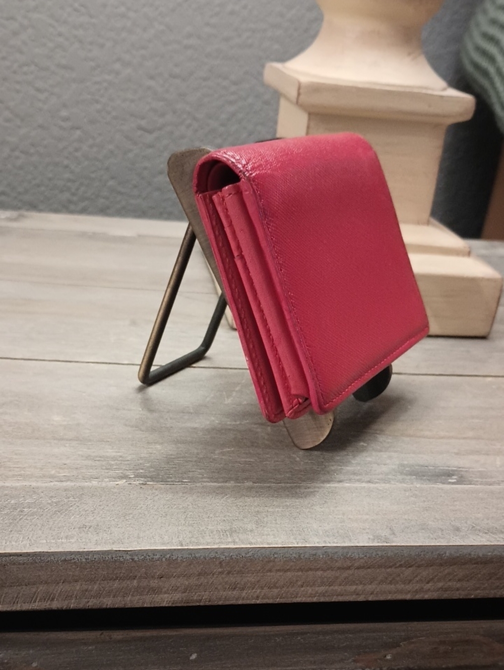 MCM Red Compact Wallet - Picture 3 of 9